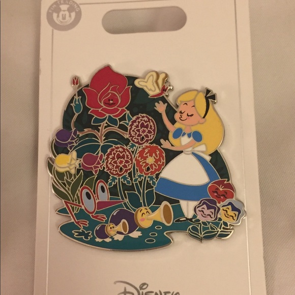 Disney Alice in Wonderland enamel pin - Picture 3 of 3